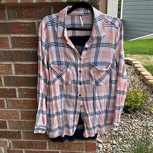 FREE PEOPLE Ladies size M Rayon Plaid button up long sleeve w/handkerchief back